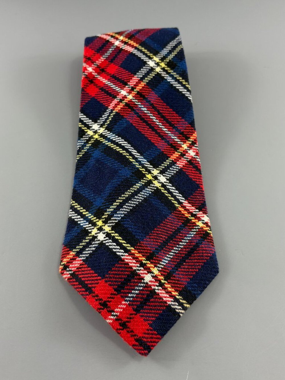 Vintage Capwell's Red / Blue Plaid Men's Tie 4 3/4" x 58"